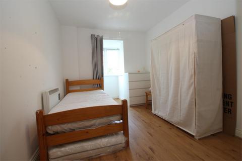 2 bedroom apartment to rent, Heathside Road, Woking, Surrey, GU22