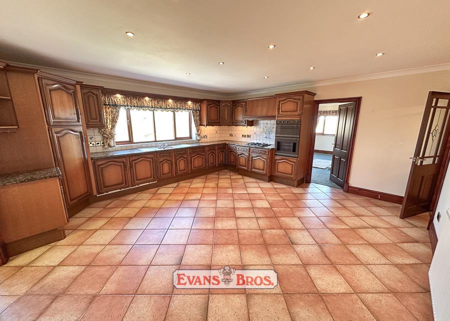 Kitchen / breakfast room