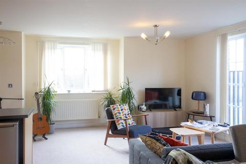 2 bedroom flat to rent, Roundway, Bolnore Village, Haywards Heath