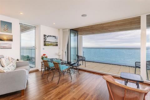 2 bedroom apartment for sale, Cowes, Isle of Wight