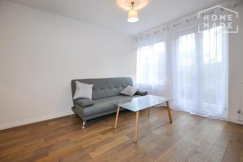 1 bedroom maisonette to rent, Kennet Close, Clapham Junction, SW11