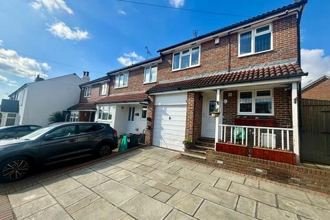 4 bedroom end of terrace house for sale, Plantation Road, Hextable, Swanley, Kent, BR8