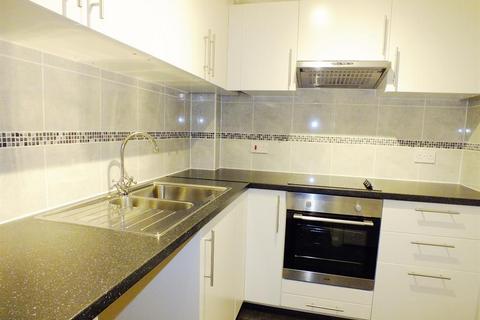 2 bedroom flat to rent, Oakdene Vale, Shadwell, Leeds, LS17 8XT