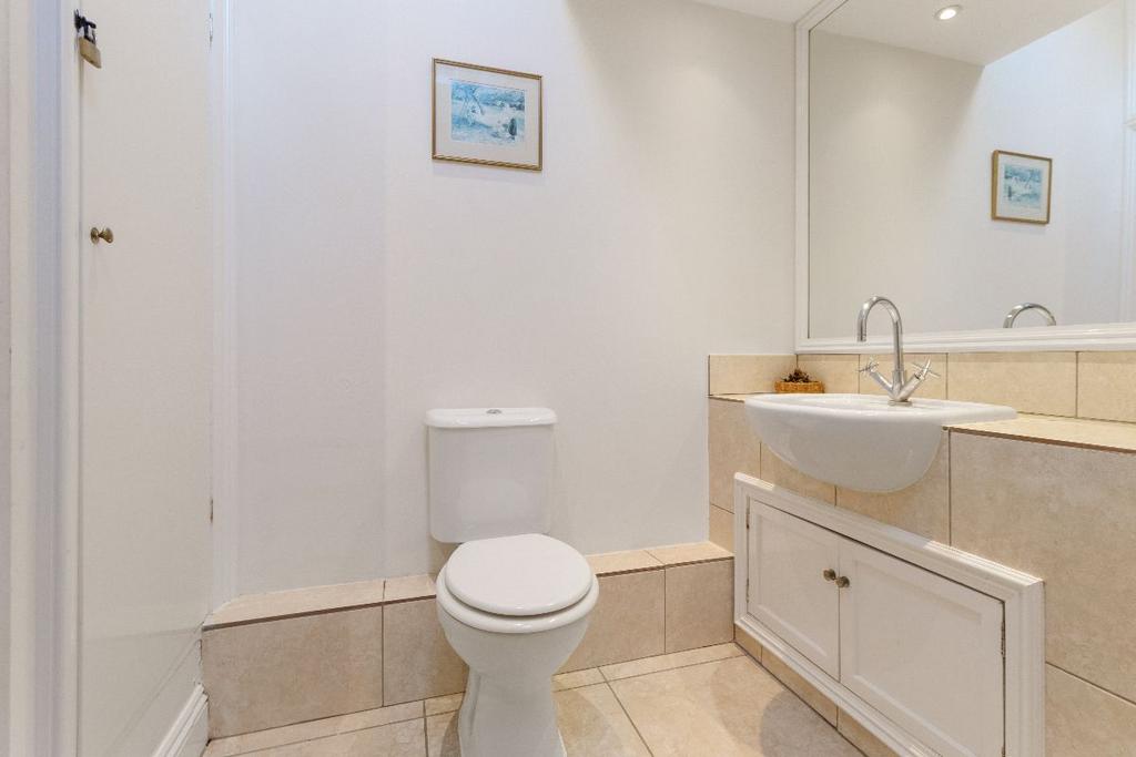 Main bathroom