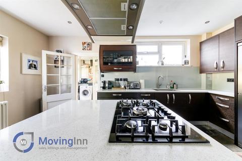 4 bedroom house for sale, Hartley Down, Purley, CR8 4ED