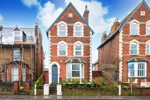 1 bedroom flat for sale, Woodbridge Road, Guildford, GU1