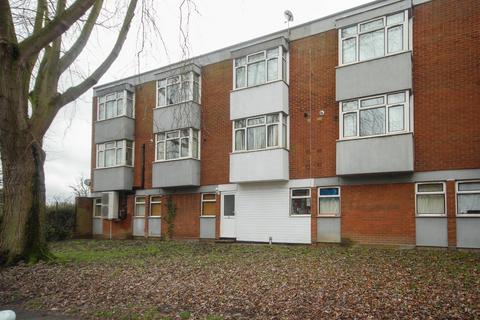 3 bedroom townhouse to rent, St. Benedicts Close, Atherstone