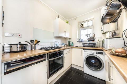 3 bedroom flat to rent, Green Bank, London E1W