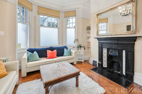 3 bedroom flat for sale, Queens Mansions, Queens Avenue, Muswell Hill