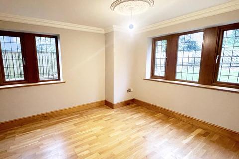 4 bedroom detached house to rent, The Paddock, Skipton, North Yorkshire, BD23