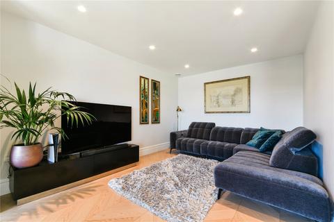 237 Chipstead Way, Woodmansterne, Banstead, SM7 3JN