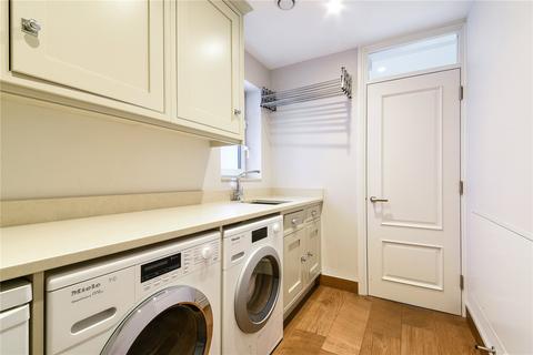 237 Chipstead Way, Woodmansterne, Banstead, SM7 3JN