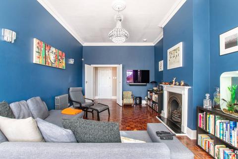 3 bedroom flat for sale, Dartmouth Road, Willesden Green, London, NW2