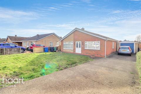 3 bedroom detached bungalow for sale, Oakfield, Saxilby