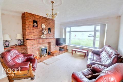 3 bedroom detached bungalow for sale, Oakfield, Saxilby