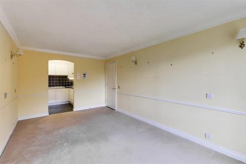 1 bedroom retirement property for sale, Park Avenue, Enfield