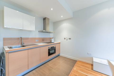 Studio to rent, Grosvenor Waterside, Belgravia, London, SW1W