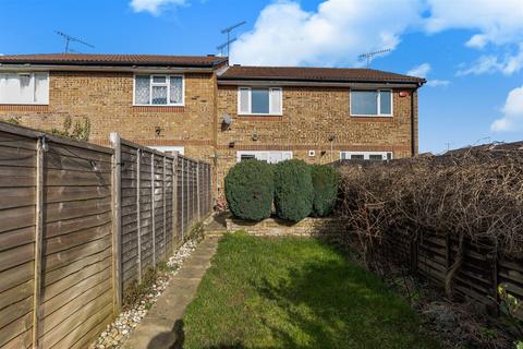 2 bedroom semi-detached house for sale, 18 Spayne Close