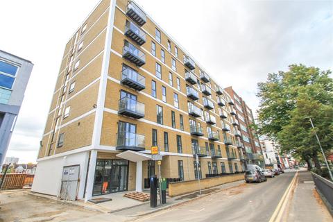 2 bedroom apartment to rent, Victoria Avenue, Southend-On-Sea