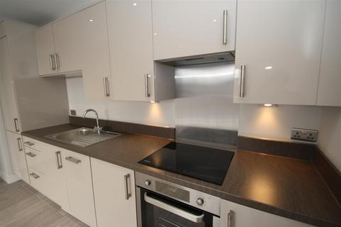 2 bedroom apartment to rent, Victoria Avenue, Southend-On-Sea