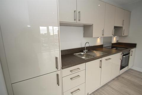 2 bedroom apartment to rent, Victoria Avenue, Southend-On-Sea