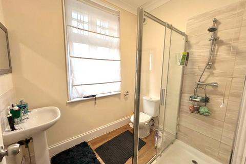 353 Derby Road, Nottingham, NG7 2DZ