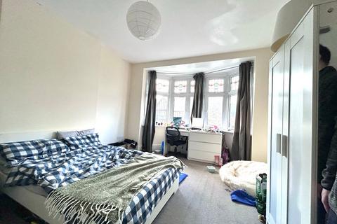 353 Derby Road, Nottingham, NG7 2DZ