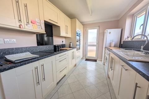 3 bedroom detached house for sale, York Crescent, Lee-On-The-Solent, Hampshire, PO13