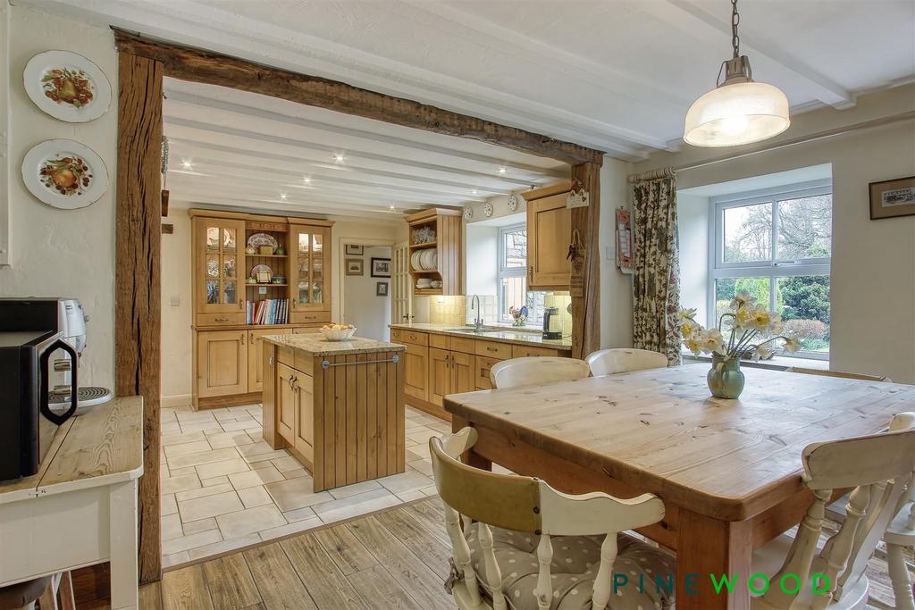 Kitchen diner