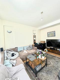 2 bedroom flat to rent, Westbury Avenue, London N22