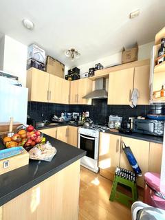 2 bedroom flat to rent, Westbury Avenue, London N22