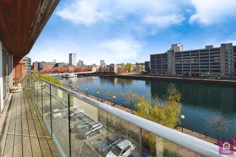 2 bedroom flat to rent, City Loft, 94 The Quays, Salford Quays, Manchester, M50
