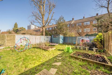 2 bedroom maisonette for sale, Burnt Ash Road, London SE12