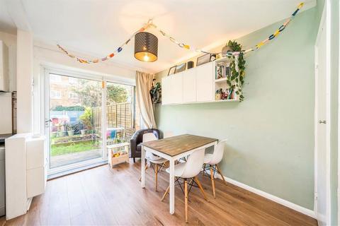 61a Burnt Ash Road, London, SE12 8RF