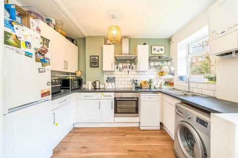 61a Burnt Ash Road, London, SE12 8RF