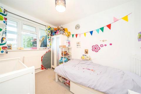 61a Burnt Ash Road, London, SE12 8RF