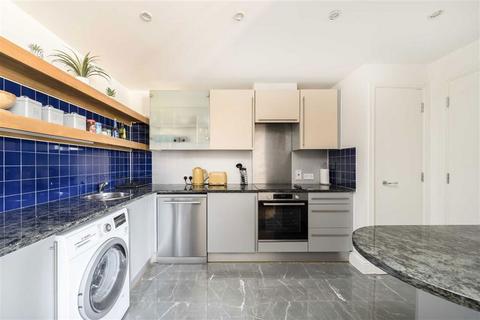 2 bedroom flat for sale, Commercial Road, London E1