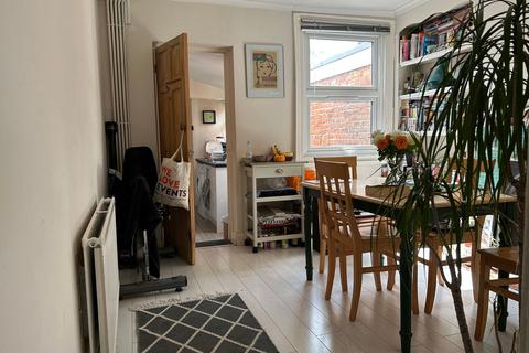 2 bedroom terraced house to rent, Brunswick Street, Reading RG1