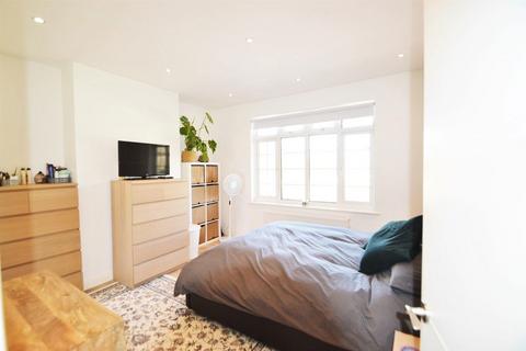 2 bedroom flat to rent, Spacious and Modern 2 bedroom flat in Muswell Hill