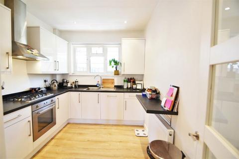 2 bedroom flat to rent, Spacious and Modern 2 bedroom flat in Muswell Hill