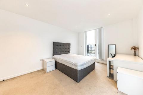 3 bedroom flat to rent, Hand Axe Yard, London WC1X