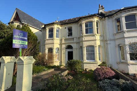 1 bedroom flat for sale, The Upper Drive, Hove, BN3