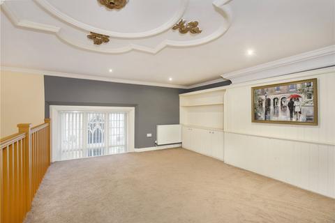 2 bedroom maisonette to rent, Churchside, Howden, Goole, East Riding Yorkshire, DN14