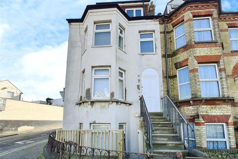 Studio to rent, Maidstone Road, Kent ME4