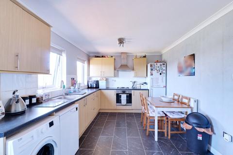 3 bedroom semi-detached house for sale, The Green, Rainham RM13