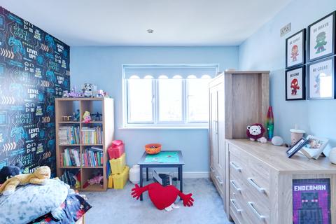 8 The Green, Wennington, Rainham, RM13 9DX