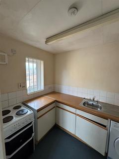 2 bedroom flat to rent, English Street, Peterborough