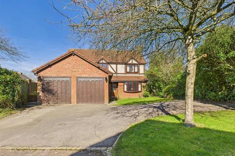 8 Combrook Close, Abbeymead, Gloucester, GL4 5UN
