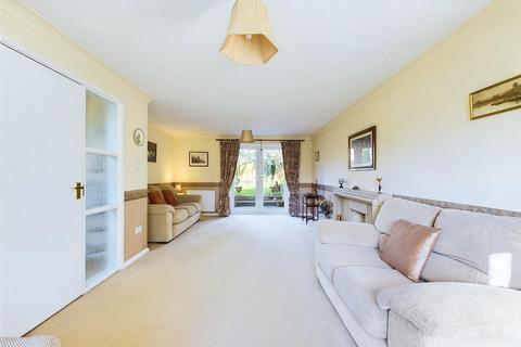 8 Combrook Close, Abbeymead, Gloucester, GL4 5UN