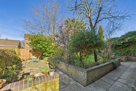 8 Combrook Close, Abbeymead, Gloucester, GL4 5UN